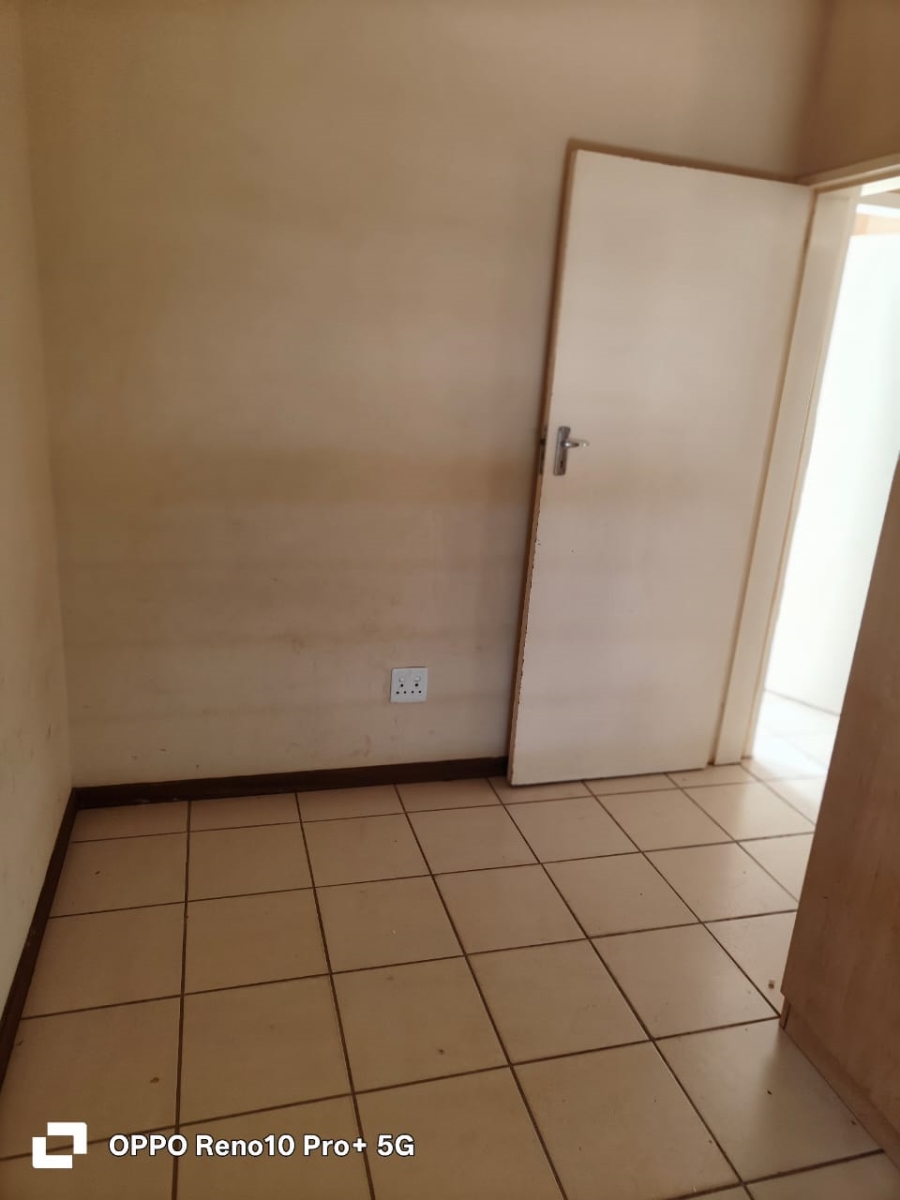 To Let 2 Bedroom Property for Rent in Promosa North West